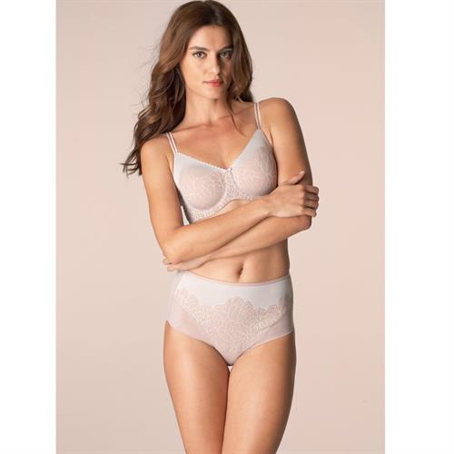 Catrinel Menghia in lingerie