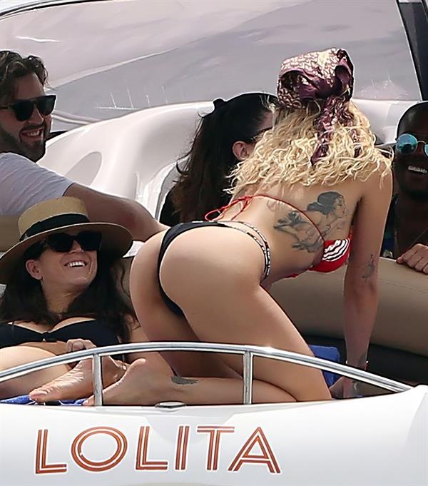 Rita Ora sexy ass in a thong bikini seen by paparazzi.
