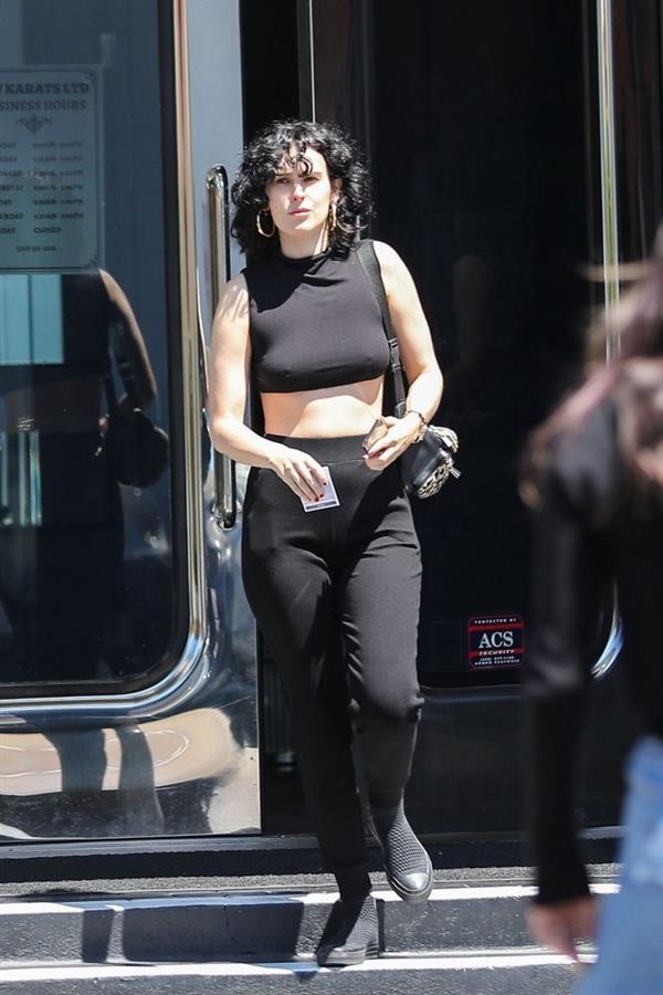 Rumer Willis braless tits pokies in a black top seen by paparazzi showing off her boobs.

