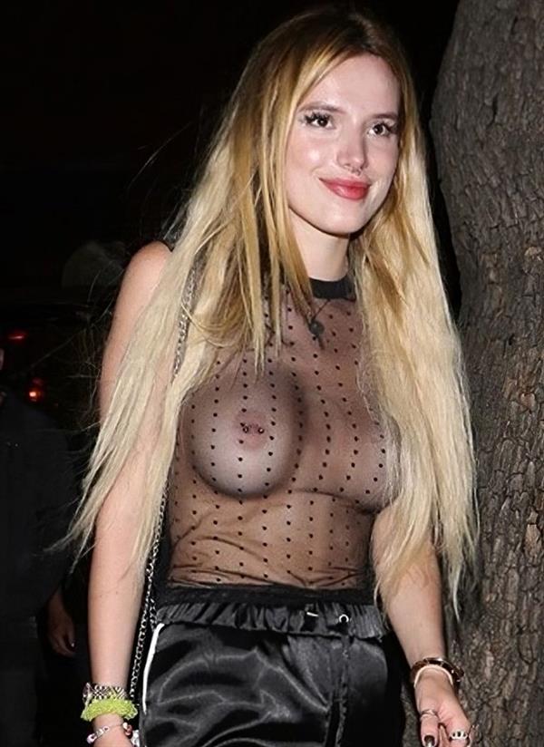 Bella Thorne - breasts