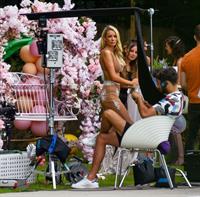 Olivia Attwood sexy ass and boobs showing nice cleavage seen by paparazzi.









