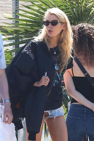 Stella Maxwell Nude Pictures Stella Maxwell nude pussy flash wardrobe malfunction seen by paparazzi in jean shorts.