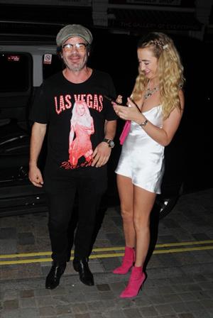 Georgia Harrison upskirt flashing her panties seen by paparazzi getting out of a car in a short dress.

















