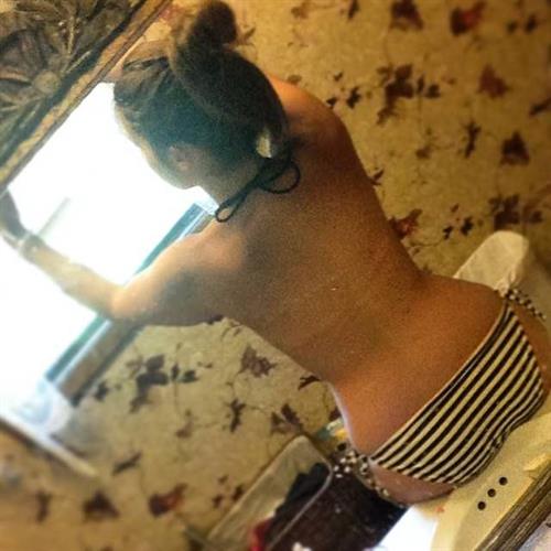 Gabbie Hanna Bikini Selfie Pictures Gabbie Hanna in a bikini taking a selfie