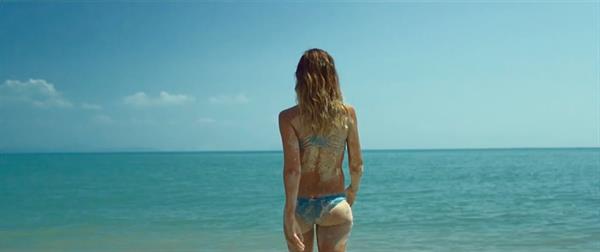 Jessica Alba in a bikini - ass