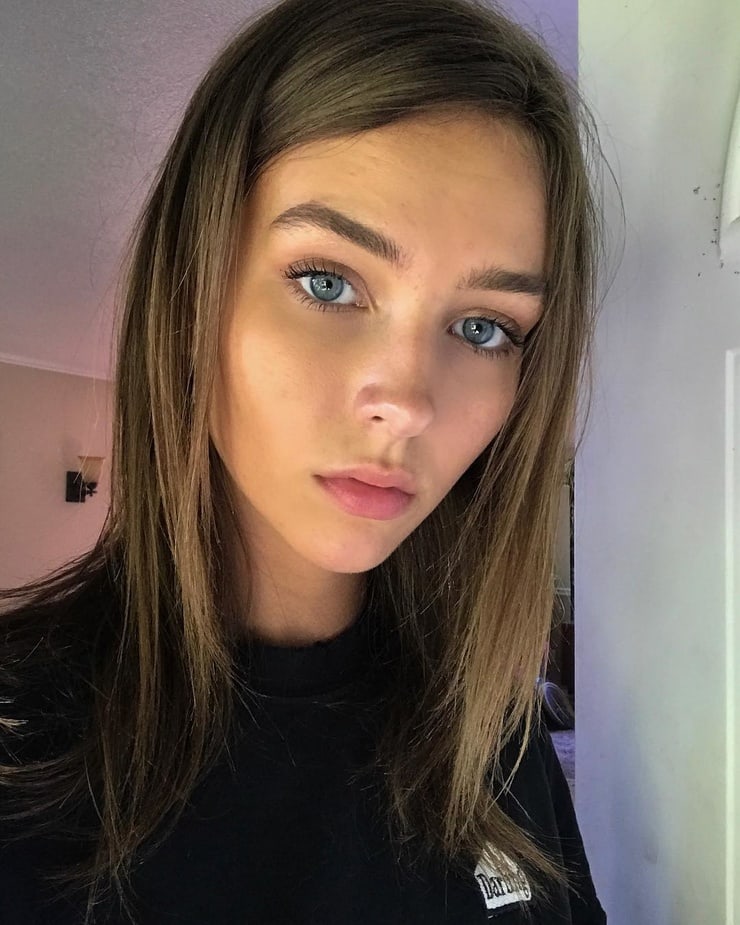 Rachel Cook taking a selfie