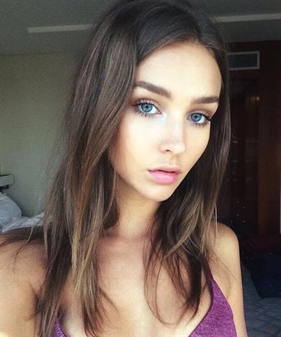 Rachel Cook taking a selfie