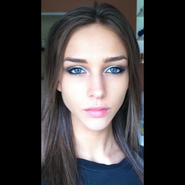 Rachel Cook taking a selfie