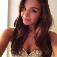 Jessica Ashley taking a selfie