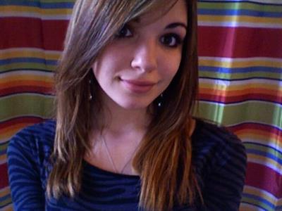 Jessica Ashley taking a selfie