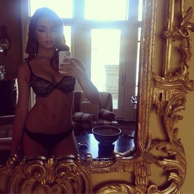 Jessica Ashley in lingerie taking a selfie
