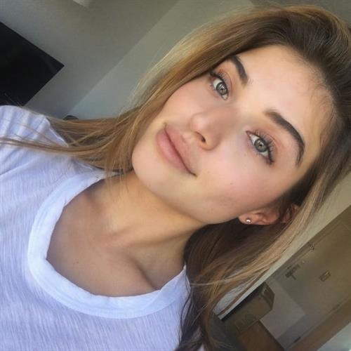 Daniela Lopez taking a selfie