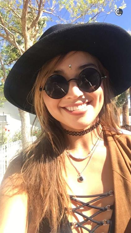 Daniela Lopez taking a selfie