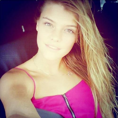 Nina Agdal taking a selfie