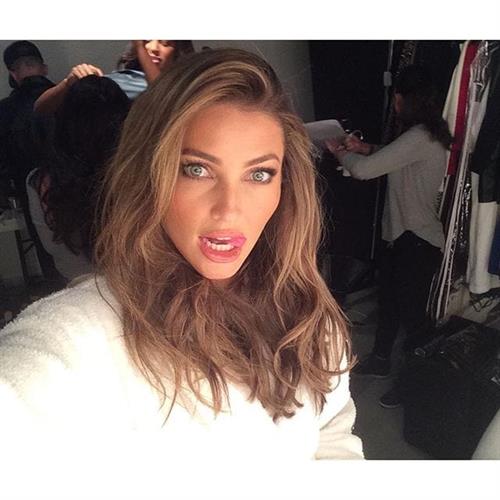 Simone Villas Boas taking a selfie