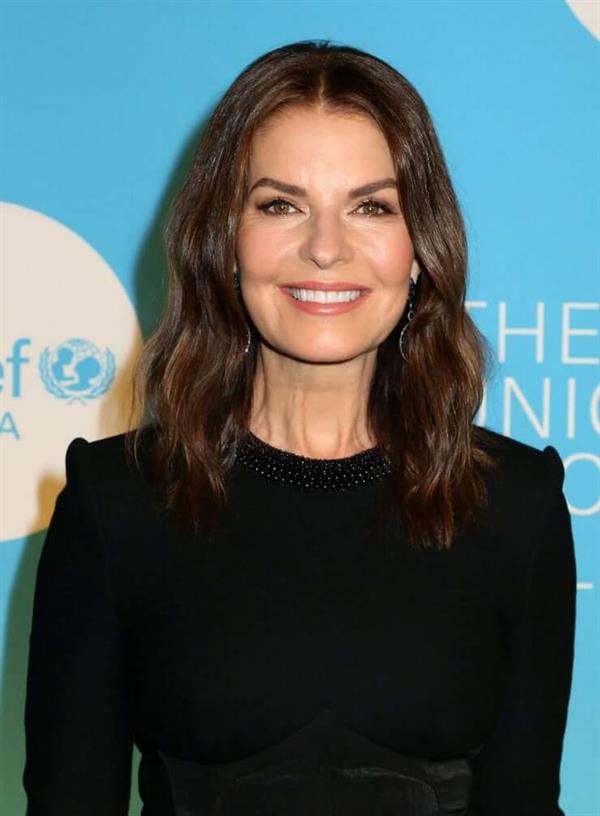 Sela Ward