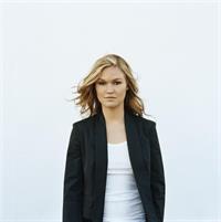 Julia Stiles