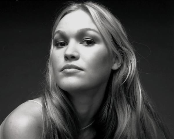 Julia Stiles