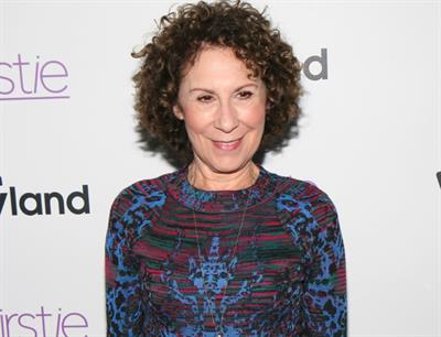 Rhea Perlman