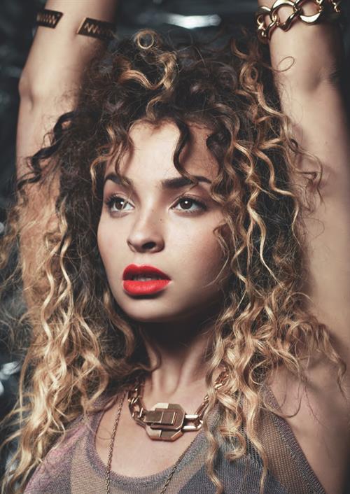 Ella Eyre