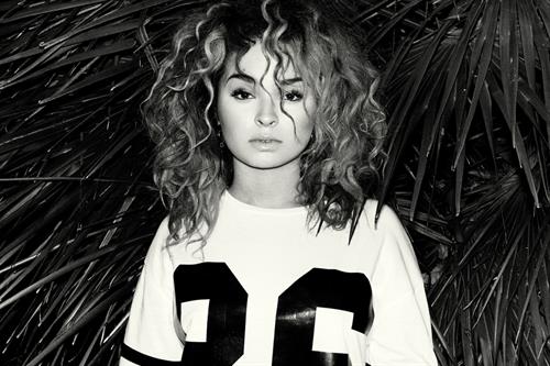 Ella Eyre