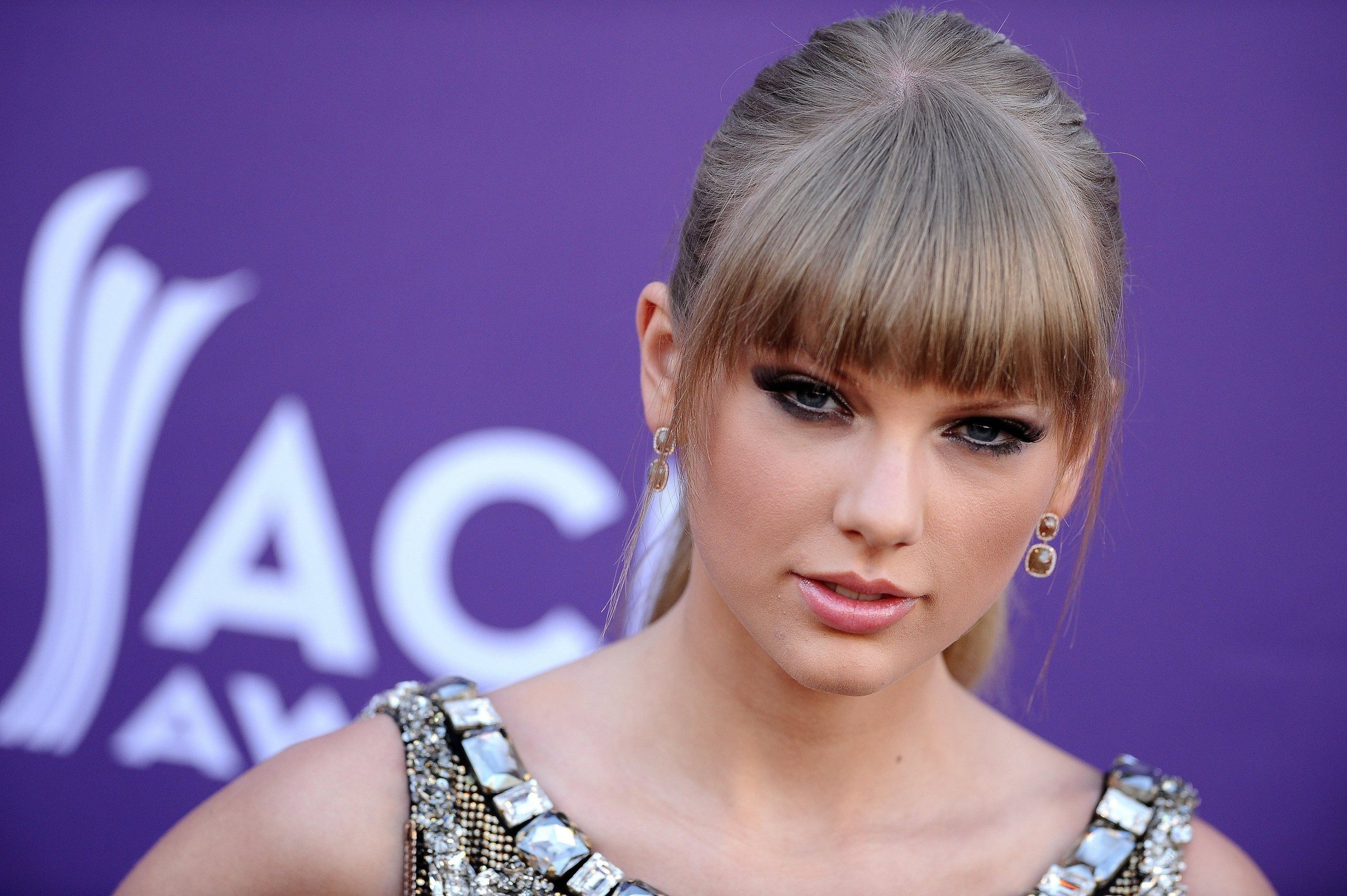 Taylor Swift 48th Annual Academy of Country Music Awards in Las Vegas 4/7/13 