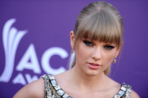 Taylor Swift 48th Annual Academy of Country Music Awards in Las Vegas 4/7/13 