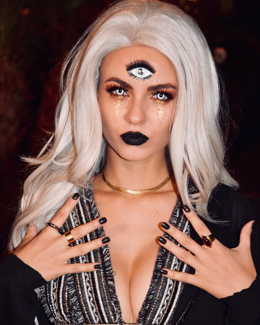 Victoria Justice Pictures Victoria Justice sexy Halloween costume showing nice cleavage with her braless boobs.