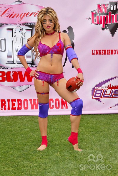 Leyla Milani in lingerie