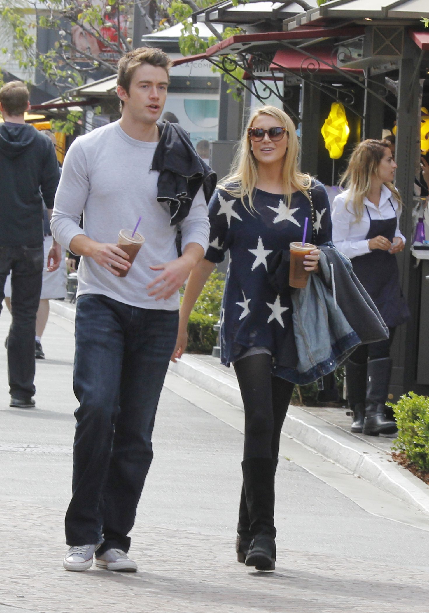 Stephanie Pratt with Robert Buckley in Los Angeles (16.05.2013) 