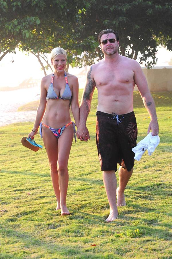 Tori Spelling Celebrates her birthday with family at the St Regis Punta Mita Resort in Mexico (May 20, 2013) 