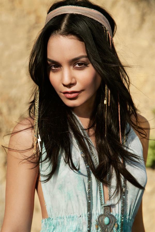 Vanessa Hudgens 2013 Hilary Walsh Photoshoot For Cosmopolitan Magazine 