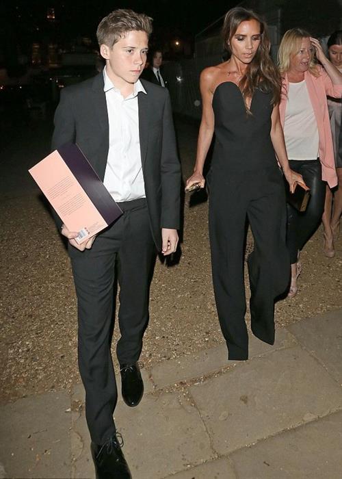 Victoria Beckham Glamour Awards at Berkeley Square Gardens (June 4) 