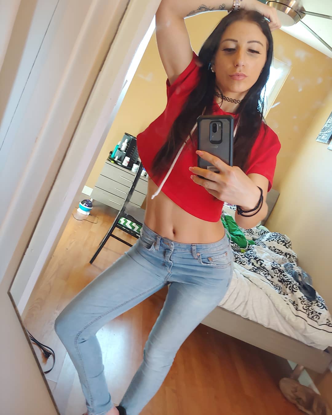 Alissa Avni taking a selfie