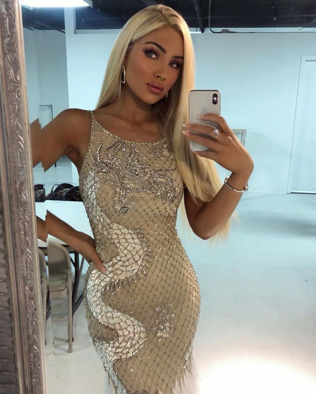 Katerina Rozmajzl taking a selfie