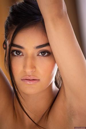 Emily Willis Pictures Emily Willis has a beautiful slender body