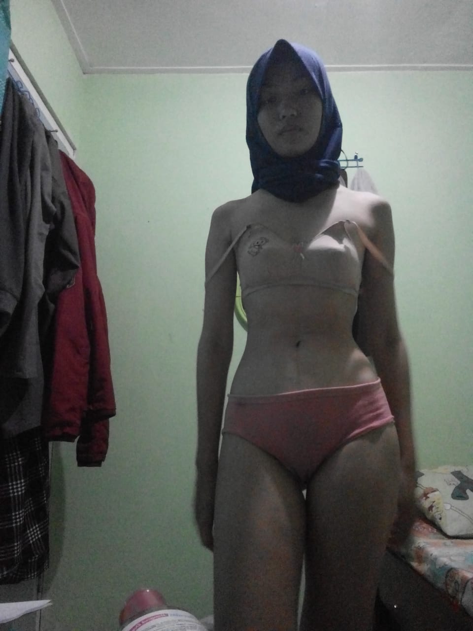 Kenya ayu lumintang in lingerie