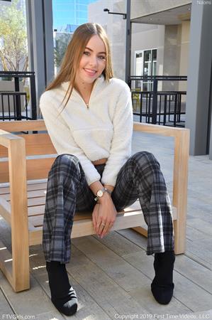 Naomi Nude Pictures Classy Nineteen