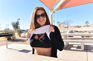 Ivy Nude Pictures A Sunny Welcome