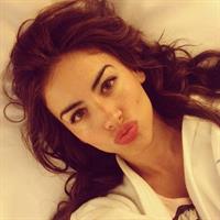 Jessica Cediel taking a selfie