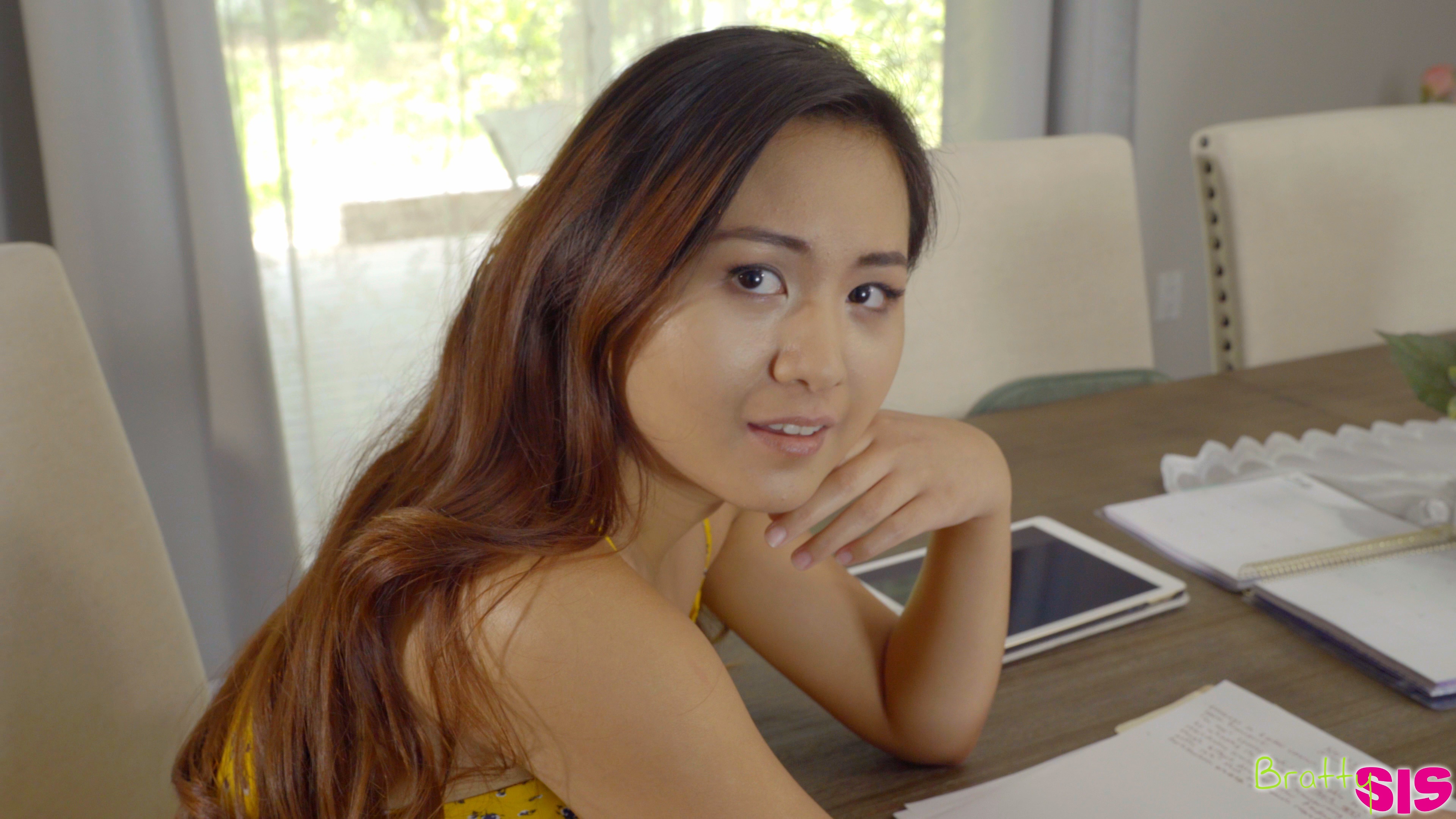 Shy teen Elle Voneva learns what a blumpkin is and then succumbs to a massage that turns into a hardcore creampie fuck