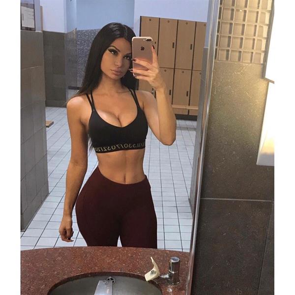 Eriana Blanco taking a selfie