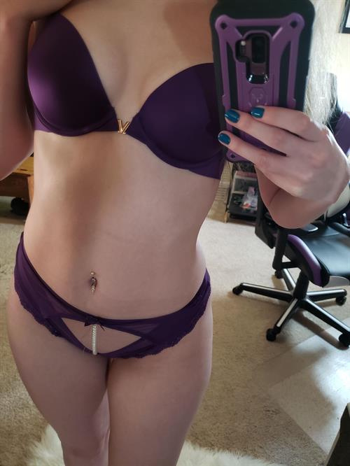 #selfie #naked #smalltits #tits #sexy #model #vivalabad #twitch #pussy #naked #juicyass #ass #bigass #booty