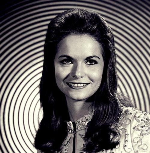 Jeannie C. Riley