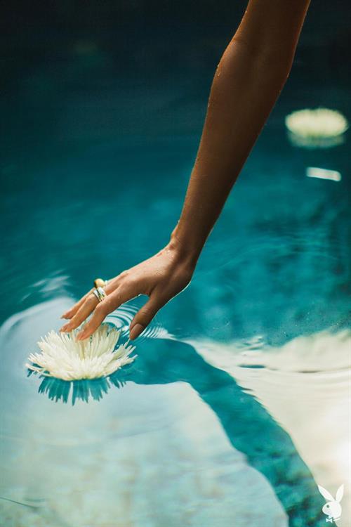 Danielle Alcaraz Pictures Danielle Alcaraz Wet Glam Girl