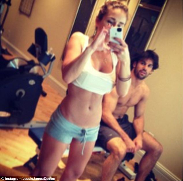 Jessie James Decker Pictures Jessie James Decker