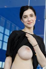 Giulia Wylde Flashing her Boobs