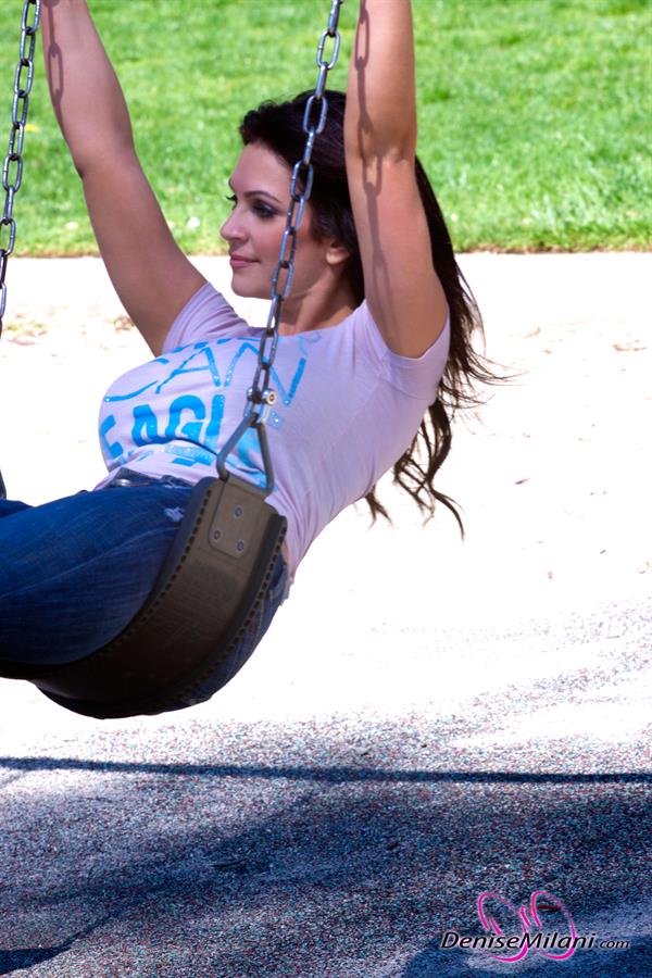 Denise Milani Photoset - WalkinPark