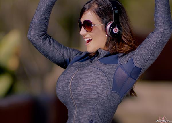 Denise Milani Photoset - Beats2013