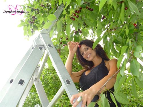 Denise Milani Photoset - Czech